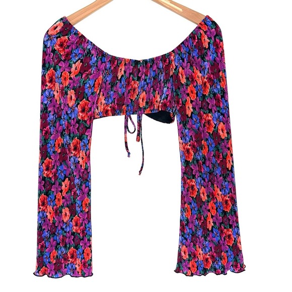 SOLD 💕Wild Fable Floral Bell Sleeve Tie Front Crop Top - Picture 9 of 12